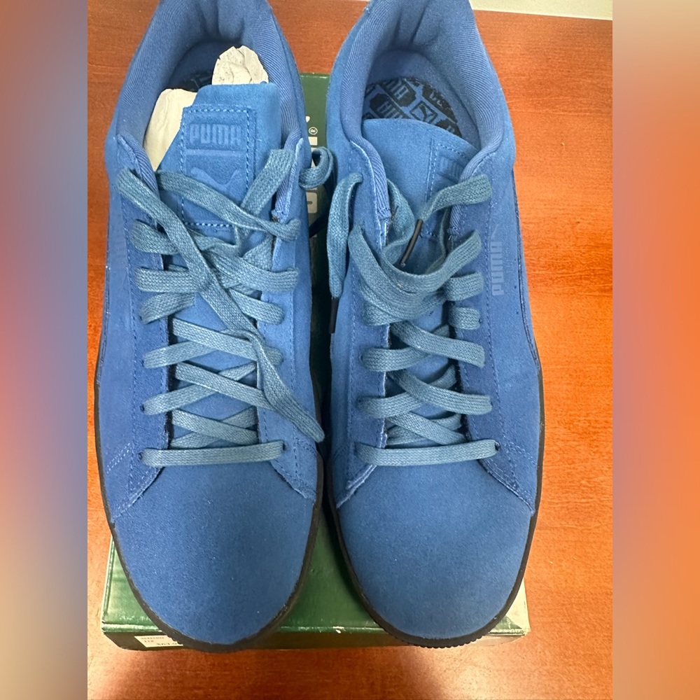 BRAND NEW Men’s Suede Puma Sneaker